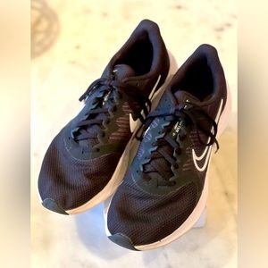 Nike Downshifter sneakers size 10.5 Men’s